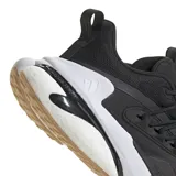 Championes deportivos de hombre en color negro y blanco, con diseño moderno y suela cushioned.