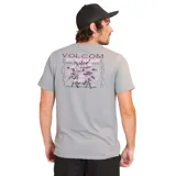 Remera gris de manga corta con cuello redondo y estampado frontal de dos esqueletos con el logo de Volcom en la parte superior.