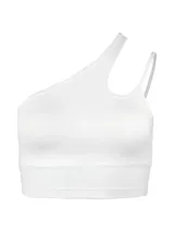 Top deportivo blanco asimétrico de un hombro, con abertura y tirante fino. Incluye sujetador integrado con almohadillas removibles.
