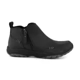 Botín casual Skechers Relaxed Fit: Reggae Fest 2.0 - Zip On By, color negro. Fabricado con materiales 100% veganos, capellada de piel sintética lisa con cierre lateral de cremallera y plantilla SKECHERS Memory Foam.