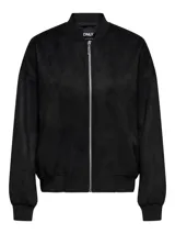 Campera bomber corta Only color negro, con cuello alto y hombros caídos.