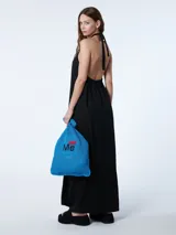 Vestido largo de tencel con cuello halter regulable, color negro.