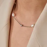 Gargantilla de plata 925 con perlas de río y circonias.