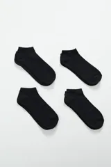 Pack de cuatro pares de medias soquetes negras.