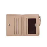 Monedero rectangular con cierre, confeccionado en tela tejida multicolor con base de simil cuero rosa.