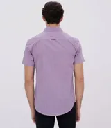 Camisa de hombre de manga larga, corte slim comfort fit, con estampado de cuadrillé vichy y bolsillo en el pecho.