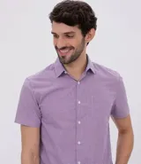 Camisa de hombre de manga larga, corte slim comfort fit, con estampado de cuadrillé vichy y bolsillo en el pecho.