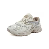 Zapatillas urbanas Paddock Equal, color blanco con detalles en beige y plateado, de malla y cuero sintético.