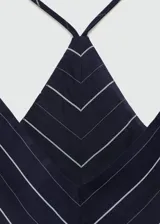 Vestido midi azul marino con rayas verticales blancas, escote en V y tirantes finos.