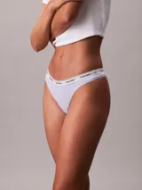 Colaless Calvin Klein de algodón elástico color lila, con cintura elástica con logo de la marca.