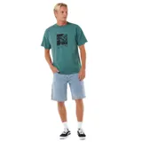 Remera verde de manga corta con estampa frontal de una ola y el logo de Rip Curl.