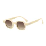 Lentes de sol unisex con montura rectangular negra y lentes marrones. Fabricados con plástico reciclado.