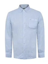 Camisa de lino color verde oliva, con cuello camisero, teñida en prenda. Tiene un bolsillo en el pecho con bordado al tono. De manga larga y calce regular.