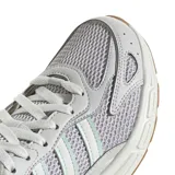 Championes Adidas Eclyptix 2000, color gris con detalles en blanco y violeta lavanda.