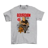 Remera gris con estampado de Anthony Bourdain comiendo en un taburete.