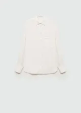 Camisa blanca de tejido fluido con cuello redondo y escote de pico.