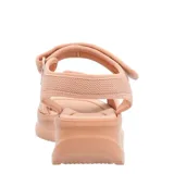 Sandalias Azaleia color piel con plataforma y ajuste con velcro.