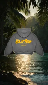 Buzo hoodie gris con estampa amarilla en la espalda con la palabra "surfer".