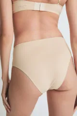 Bombacha vedetina color piel con cintura alta y paneles de tul transparente en los laterales.