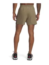Short deportivo Under Armour Project Rock color verde con detalles en celeste y logo estampado en la pierna.