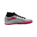 Championes de fútbol Nike Zoom Superfly 9 Academy XXV, plateados con detalles en negro y fucsia.