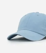 Gorro de béisbol liso, color azul marino, con visera curva y corona estructurada de seis paneles.