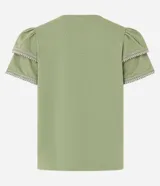 Blusa color verde oliva de mangas cortas con detalle de ganchillo en las mangas.