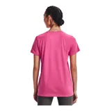 Remera deportiva Under Armour color fucsia con logo blanco estampado en el frente.