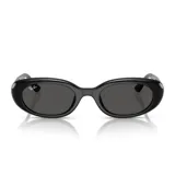 Lentes de sol Ray-Ban negros con forma ovalada y lentes grises.