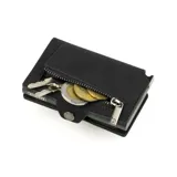 Billetera negra de cuero con caja de aluminio incorporada con sistema de deslizamiento para tarjetas, protección RFID, espacio para 5 tarjetas, sección para hasta 7 billetes y espacio adicional para libreta de propiedad y de conducir.