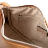 Bandolera color habano de símil cuero graneado, con acceso por cierre y correa regulable. Posee un bolsillo interno con cierre y otro abierto.