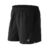 Short deportivo negro con cintura elástica y logo de New Balance estampado en la pierna izquierda.