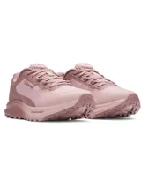 Championes Under Armour Charged Bandit Trail 3 para mujer, diseñados para trail running. Color verde con detalles en blanco y naranja.