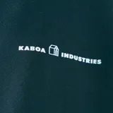 Buzo negro de cuello redondo con logo Kaboa Industries estampado en el pecho.