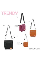 Bandolera color suela con correa larga negra regulable y desmontable. Presenta un bolsillo frontal con cierre y diseño de líneas en relieve.