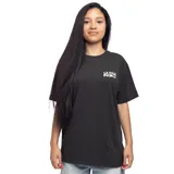 Remera negra de manga corta con estampa en el frente del logo de La Vela Puerca.