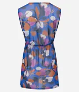 Vestido corto de playa confeccionado en tule estampado de flores coloridas, con mangas cortas, escote en V y detalle de torcedura en la parte delantera.