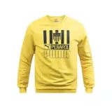 Buzo amarillo de cuello redondo, con logo de Puma y escudo del Club Atlético Peñarol estampados en el frente.
