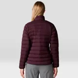Campera negra con capucha, de pluma de 650 cuins y capa exterior Pertex® Quantum resistente a la intemperie.