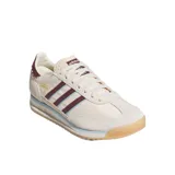 Championes Adidas SL 72 RS color beige con detalles en burdeos y celeste.