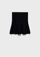Top bandeau negro de punto fino con corte peplum.