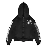 Hoodie negro con cierre, corte regular y lavado gastado. Estampado con logo en el pecho y diseños en las mangas.