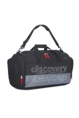 Bolso de viaje negro con detalles en gris y rojo. Tiene doble asa de mano y correa de hombro ajustable y extraíble. Estampado con la palabra "discovery" en blanco y gris.