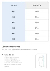 Zuecos negros con hebilla plateada ajustable y plantilla anatómica de corcho.