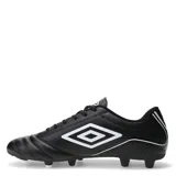 Championes de fútbol Umbro Classico III HG, color negro con logo Umbro en blanco. Presentan un diseño clásico con capellada sintética acolchada y tapones moldeados para césped firme (HG).