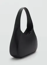 Bolso de mano color rosa claro, con asa corta y cierre de cremallera.