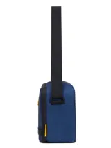 Lonchera unisex Caterpillar de color azul marino, con compartimento principal con cremallera y aislamiento térmico. Cuenta con correa ajustable para el hombro y presillas frontales para fijar accesorios.