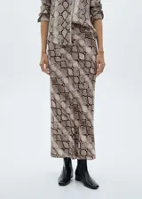 Falda midi de viscosa con estampado de serpiente, cintura elástica y corte entallado.