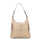 Cartera negra de símil cuero con doble cierre superior, bolsillo frontal con tapa y broche magnético, bolsillos laterales con cierre y correa larga regulable y desmontable.