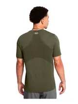 Remera deportiva Under Armour Vanish Seamless de hombre, color negro con logo plateado en el pecho. Confeccionada en tejido transpirable de secado rápido y sin costuras para evitar el roce.